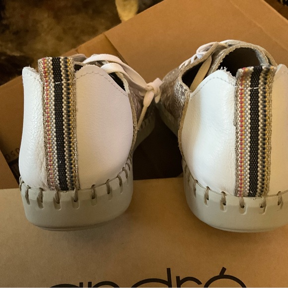 New Andre Assous Iris snake print leather sneakers 37 7 1” platform $189 - Picture 8 of 10